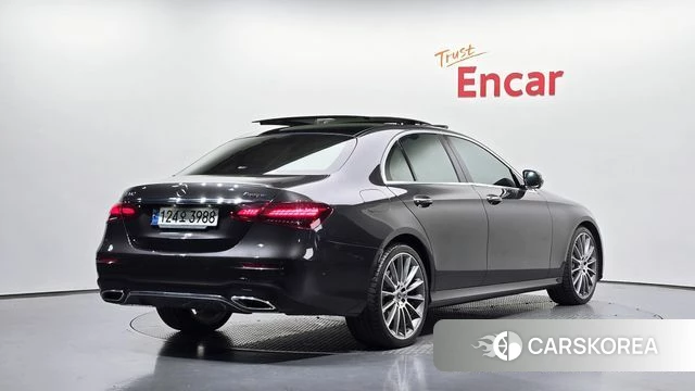 Mercedes-Benz E-Class W213 2022 Серый из Кореи