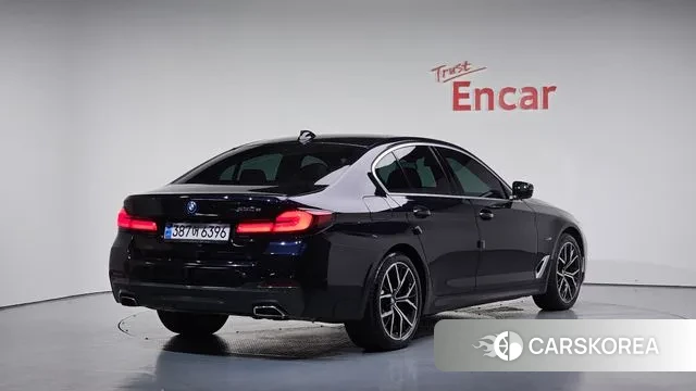 BMW 5 Series (G30) 2022 Черный из Кореи