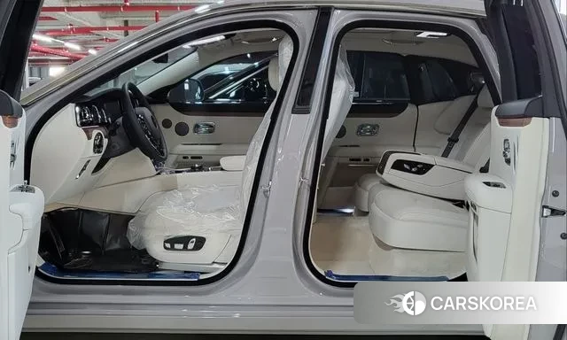 Rolls-Royce Ghost 2nd Generation 2022 Серебристо-серый из Кореи