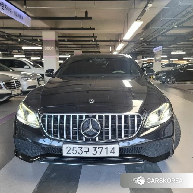 Mercedes-Benz E-Class W213 2018 Черный из Кореи