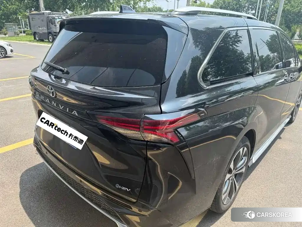 Toyota Granvia 2024 Черный из Китая