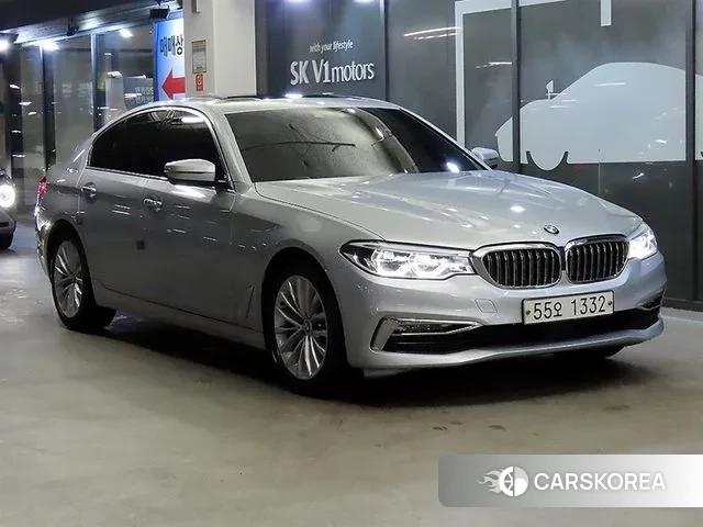 BMW 5 Series (G30) 2018 Серебряный из Кореи