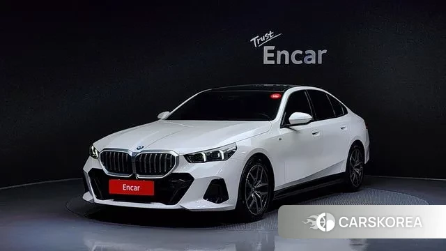 BMW 5 Series (G60) 2023 Белый из Кореи