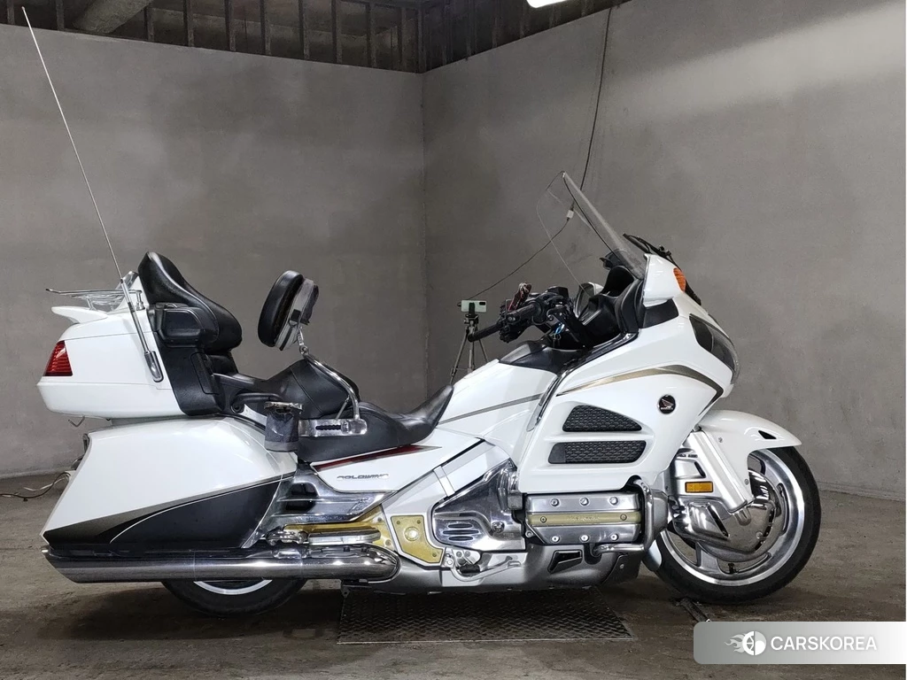 Проданный Honda GL1800 2012 из Японии
