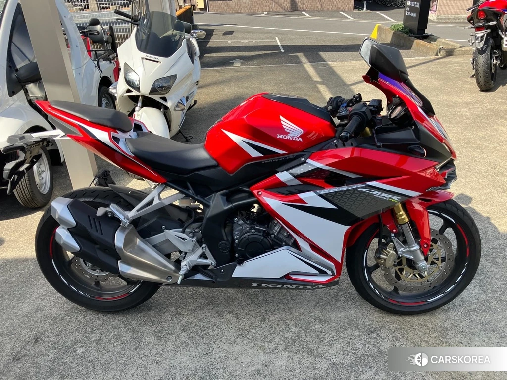 Проданный Honda CBR250RR 2017 из Японии