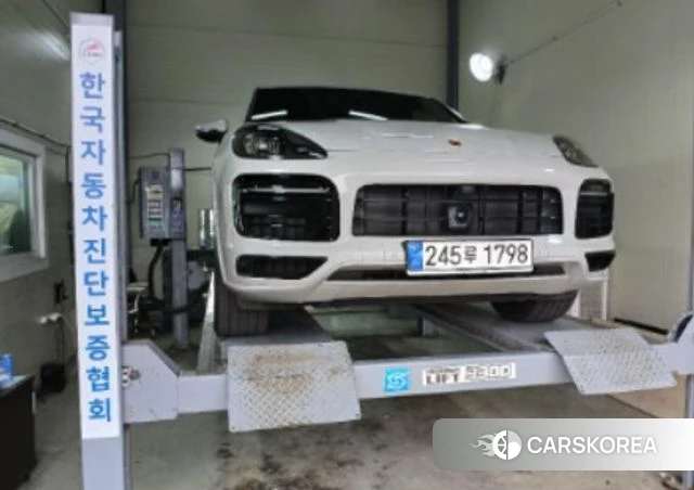 Porsche Cayenne (PO536) 2022 Серебристо-серый из Кореи