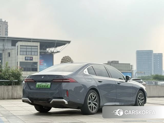 BMW i5 2025 Синий из Китая