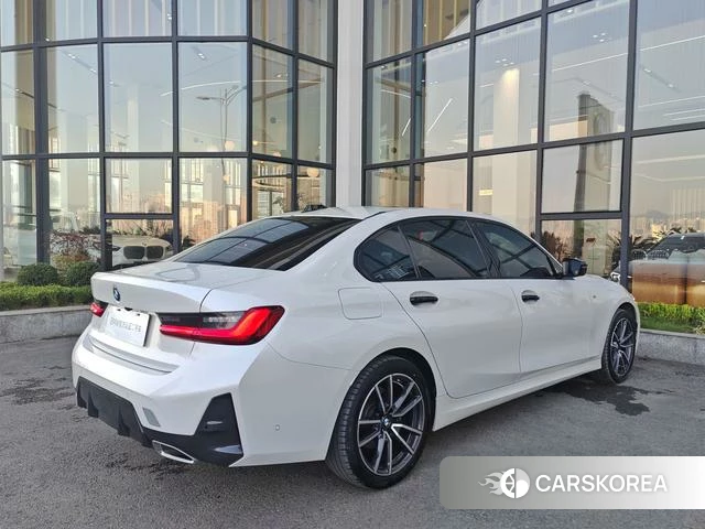 BMW 3 series 2023 Белый из Китая