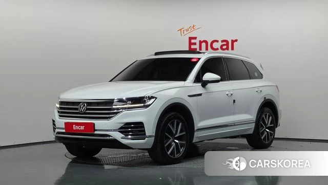 Volkswagen Touareg 3rd generation 2021 Белый из Кореи