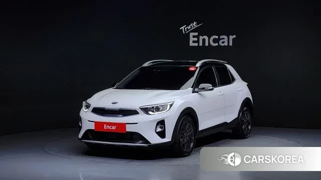 Kia Stonic 2019 Белый из Кореи