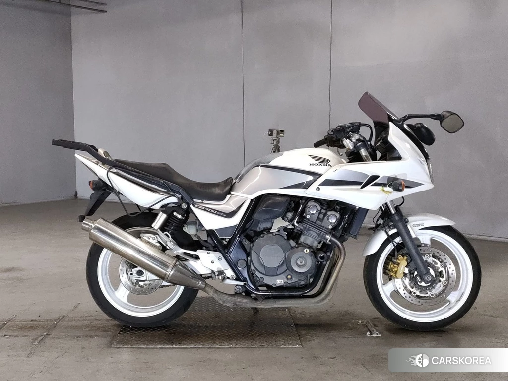 Проданный Honda CB400SF 2012 из Японии