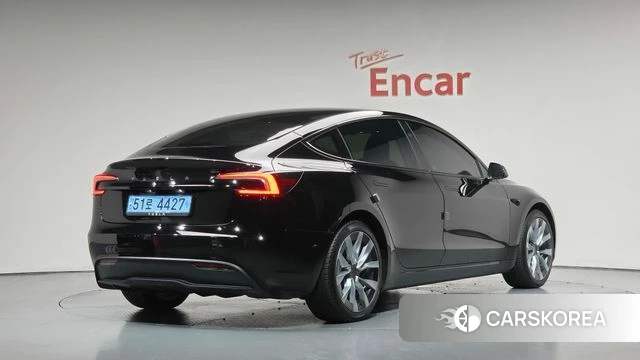 Tesla Model 3 2024 Черный из Кореи