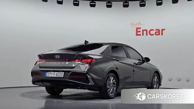 Hyundai The New Avante Hybrid (CN7) 2023 Серый из Кореи