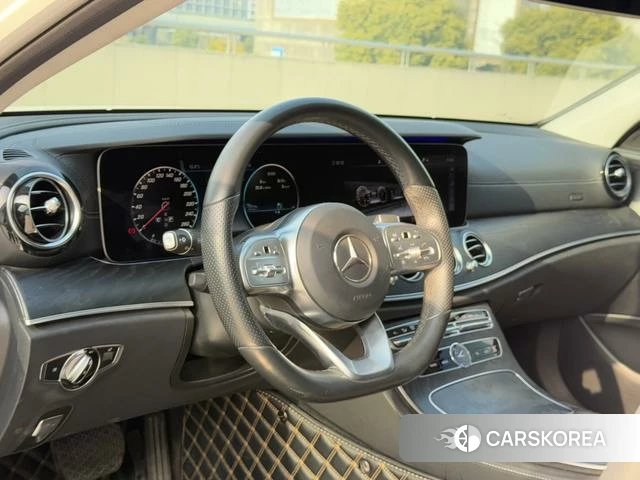 Mercedes-Benz E-class 2019 Белый из Китая