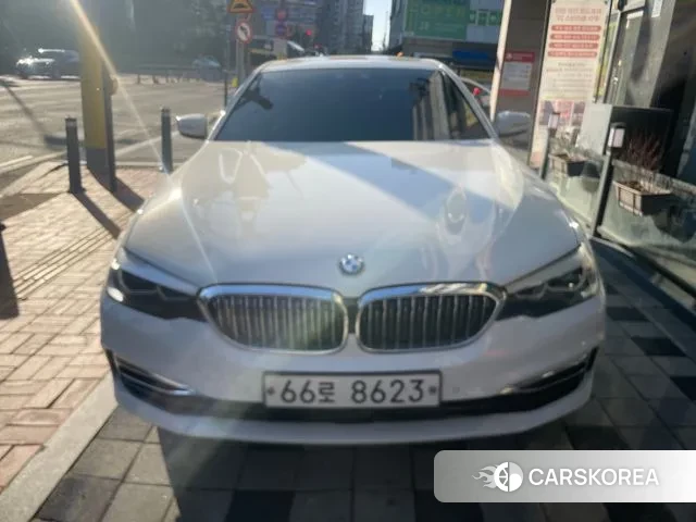 BMW 5 Series (G30) 2019 Белый из Кореи