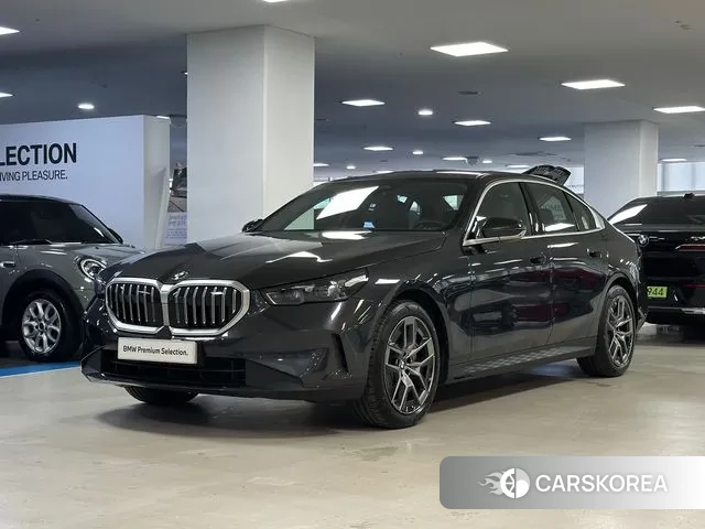 BMW 5 Series (G60) 2024 Серый из Кореи