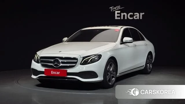 Mercedes-Benz E-Class W213 2018 Белый из Кореи