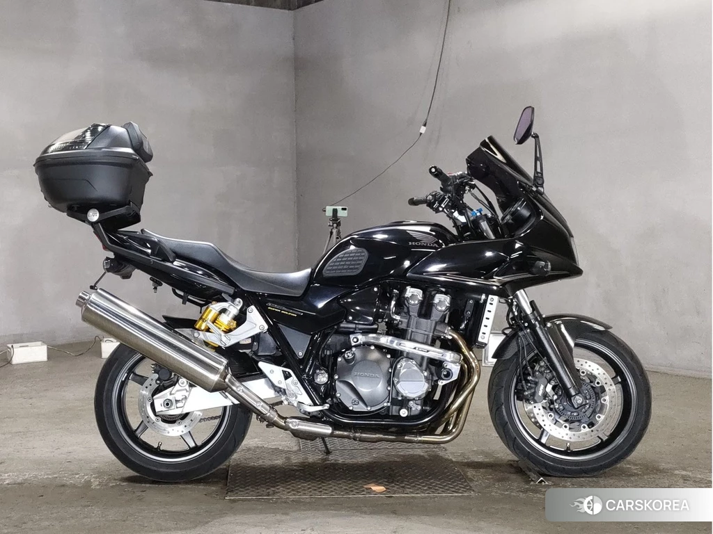 Проданный Honda CB1300SF BOLDOR 2010 из Японии