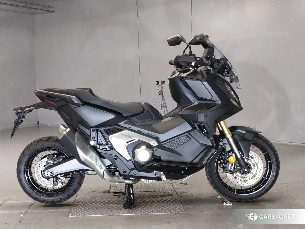 Проданный Honda X-ADV 750 2024 из Японии