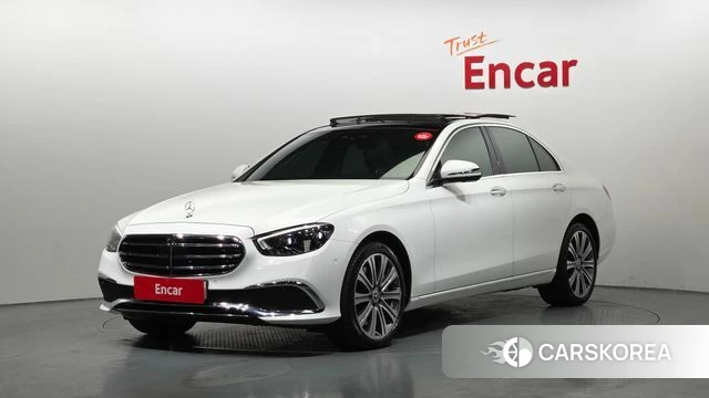 Mercedes-Benz E-Class W213 2021 Белый из Кореи
