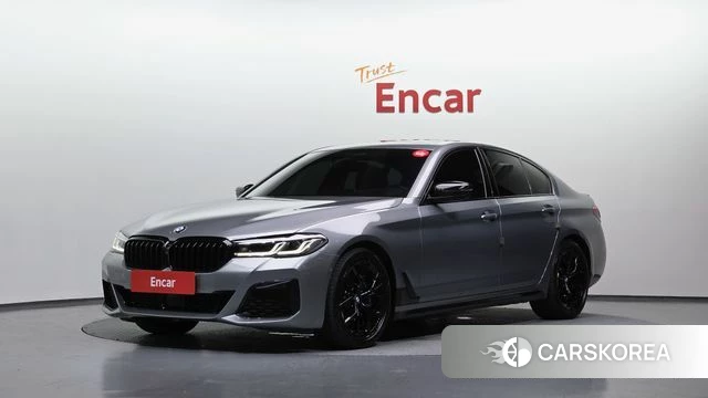 BMW 5 Series (G30) 2023 Серебристо-серый из Кореи