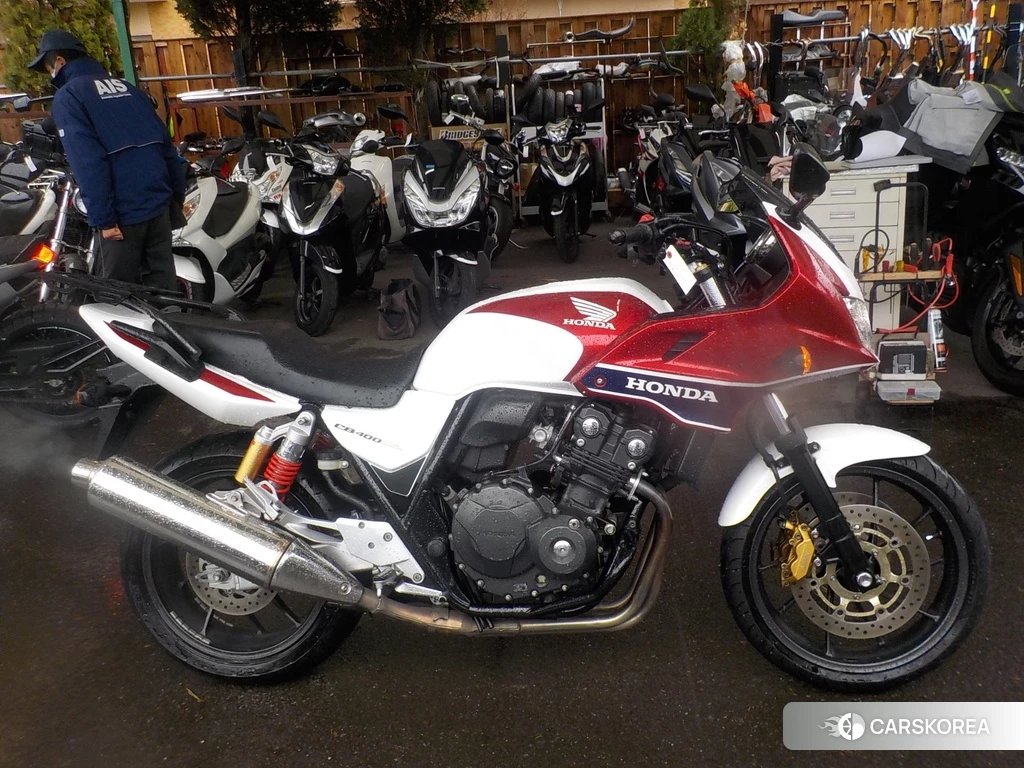 Проданный Honda CB400SF BOLDOR 2014 из Японии, фото 2