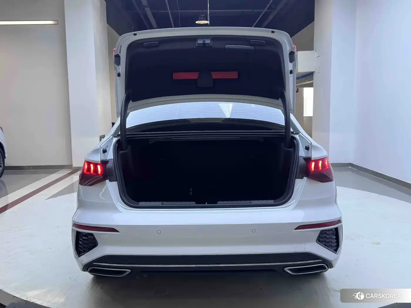 Audi A3 2023 Белый из Китая, фото 2