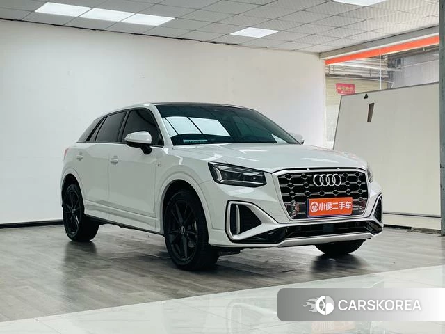 Audi Q2L 2023 Белый из Китая