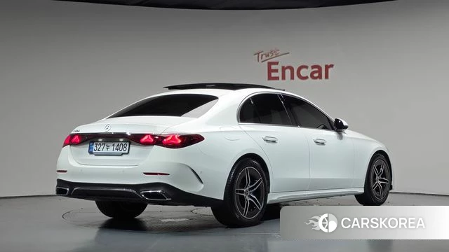 Mercedes-Benz E-Class W214 2026 Белый из Кореи