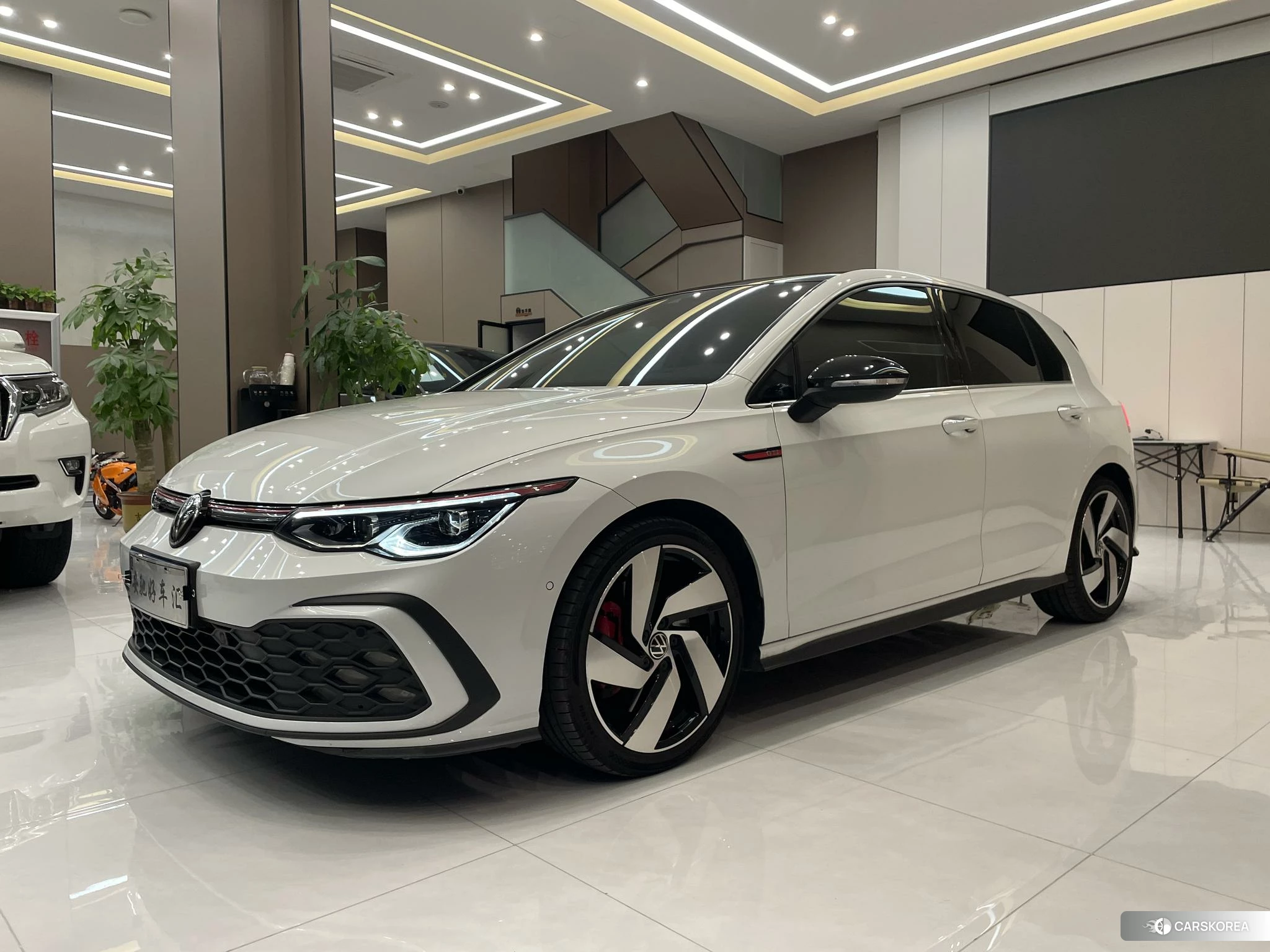 Volkswagen Golf 2021 Белый из Китая