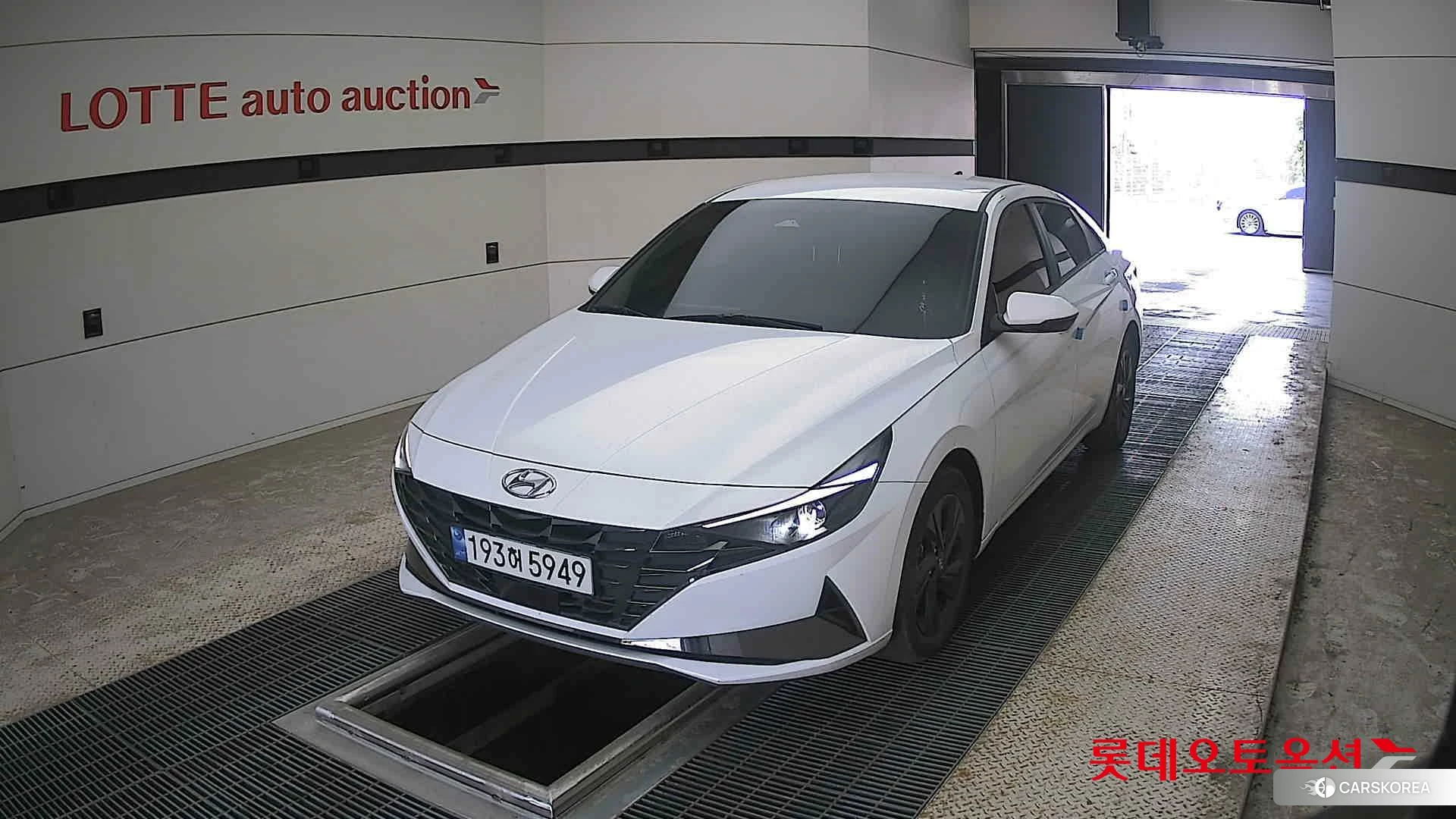 Hyundai Avante 2023 Polar White из Кореи