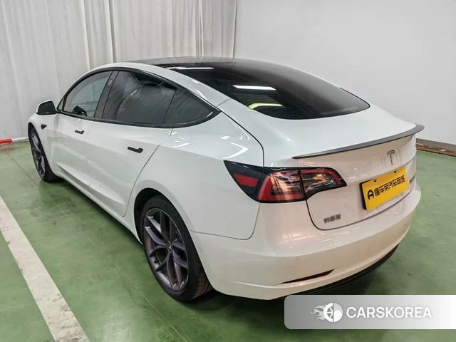 Tesla Model 3 2022 Белый из Китая