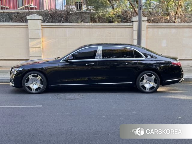 Mercedes-Benz Maybach S-class 2023 Черный из Китая