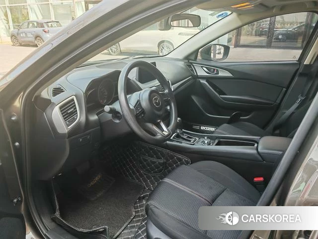 Mazda 3 Angkesaila 2018 Коричневый из Китая