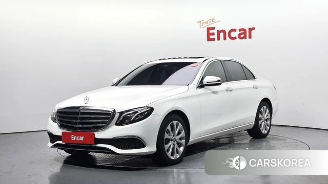 Mercedes-Benz E-Class W213 2019 Белый из Кореи