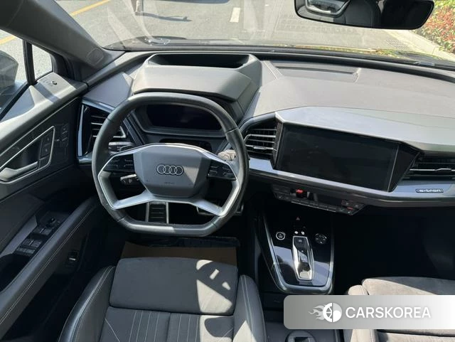 Audi Q5 e-tron 2022 Черный из Китая