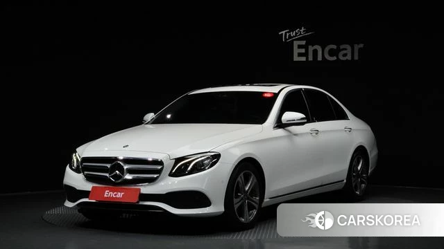 Mercedes-Benz E-Class W213 2019 Белый из Кореи