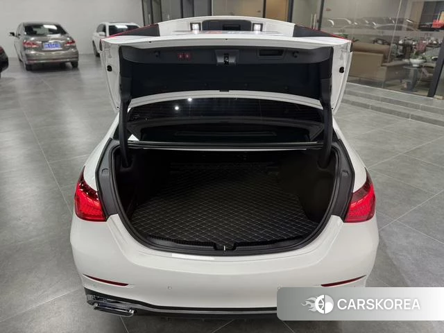 Mercedes-Benz Class C 2022 Белый из Китая