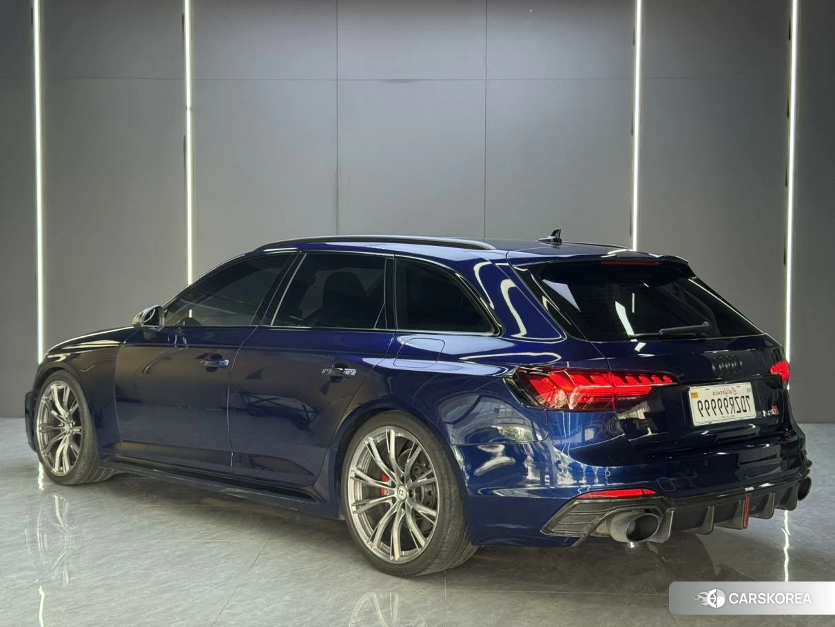 Audi RS 4 2020 Синий из Китая