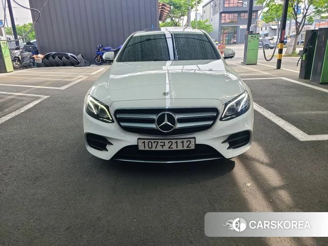 Mercedes-Benz E-Class W213 2018 Белый из Кореи