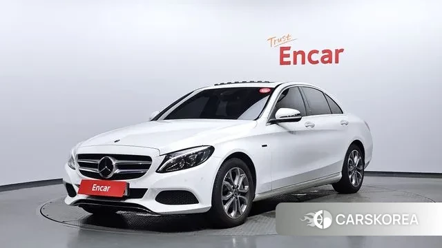 Mercedes-Benz C-Class W205 2018 Белый из Кореи