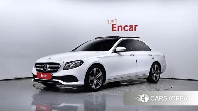 Mercedes-Benz E-Class W213 2018 Белый из Кореи