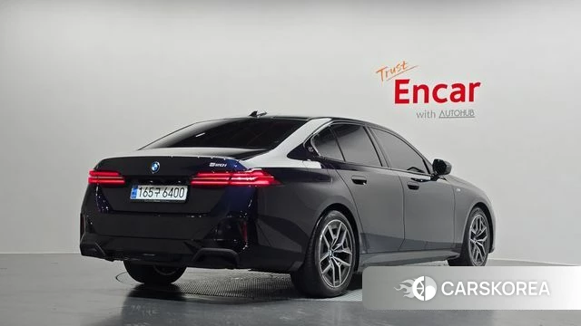 BMW 5 Series (G60) 2024 Черный из Кореи