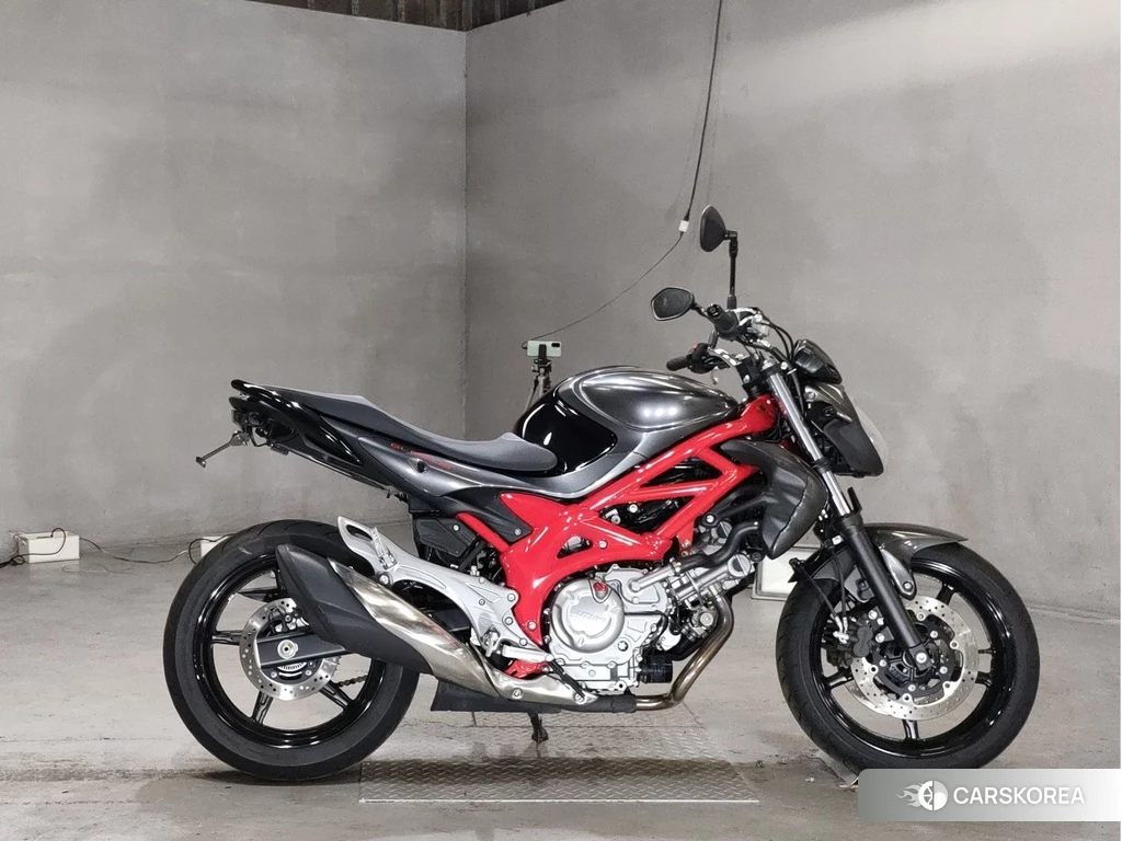 Проданный Suzuki GLADIUS 400 2013 из Японии
