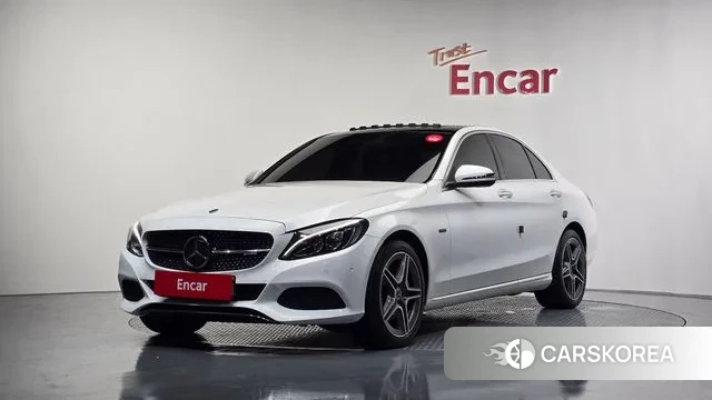 Mercedes-Benz C-Class W205 2018 Белый из Кореи