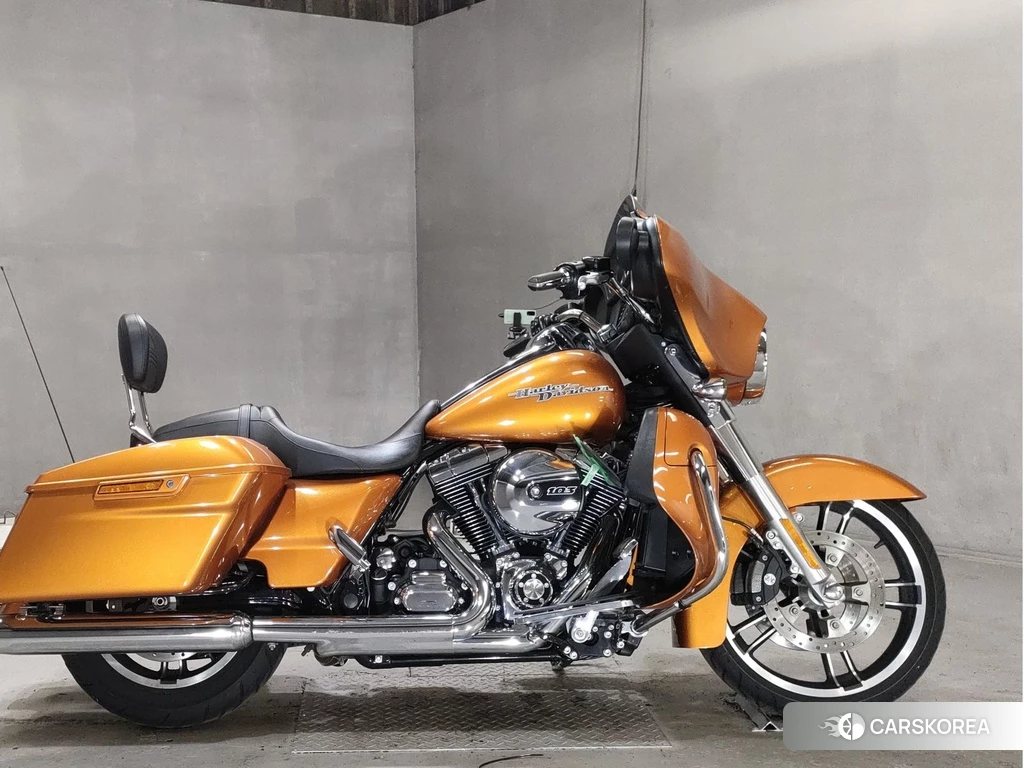 Проданный Harley-Davidson Street Glide FLHX1690 2014 из Японии