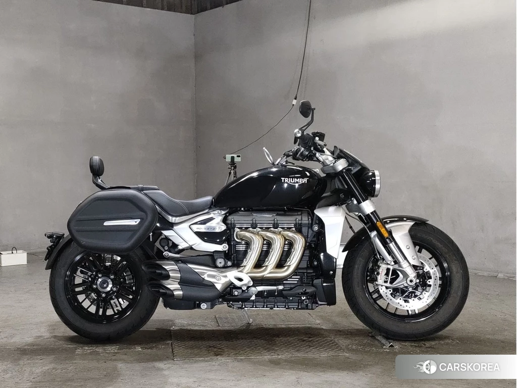 Проданный Triumph ROCKET 3 R 2022 из Японии
