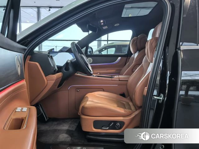 AITO Ask the world M9 2025 Черный из Китая