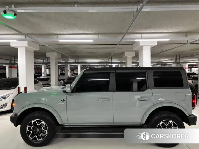 Ford Bronco 6th Generation 2024 Небесно-голубой из Кореи