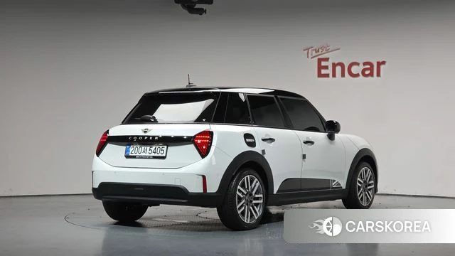 Mini Cooper C 4th generation 2026 Белый из Кореи